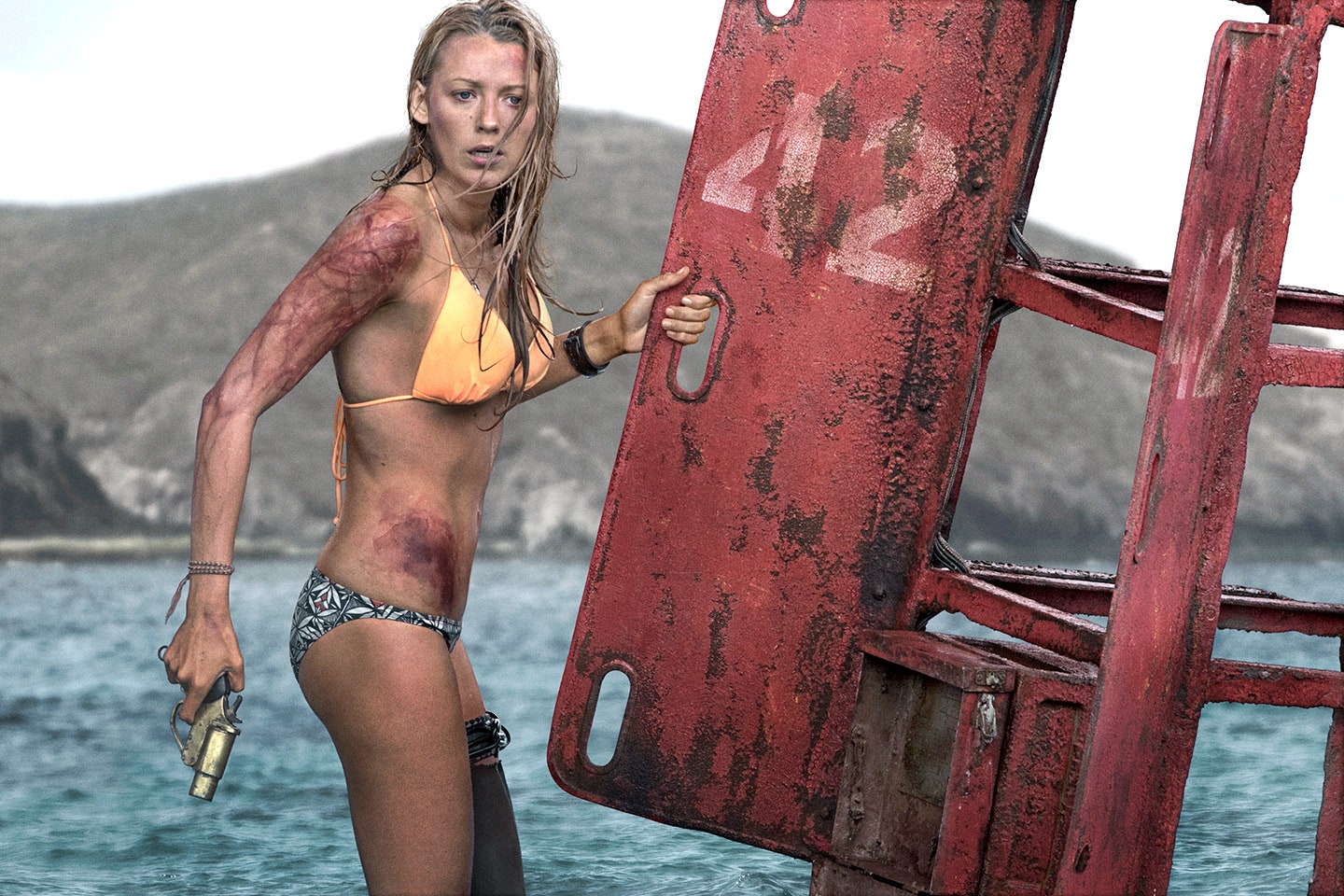 Blake Lively, The Shallows, PopViewers.com