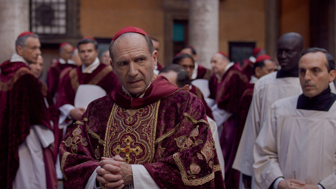 Conclave, Ralph Fiennes, PopViewers.com