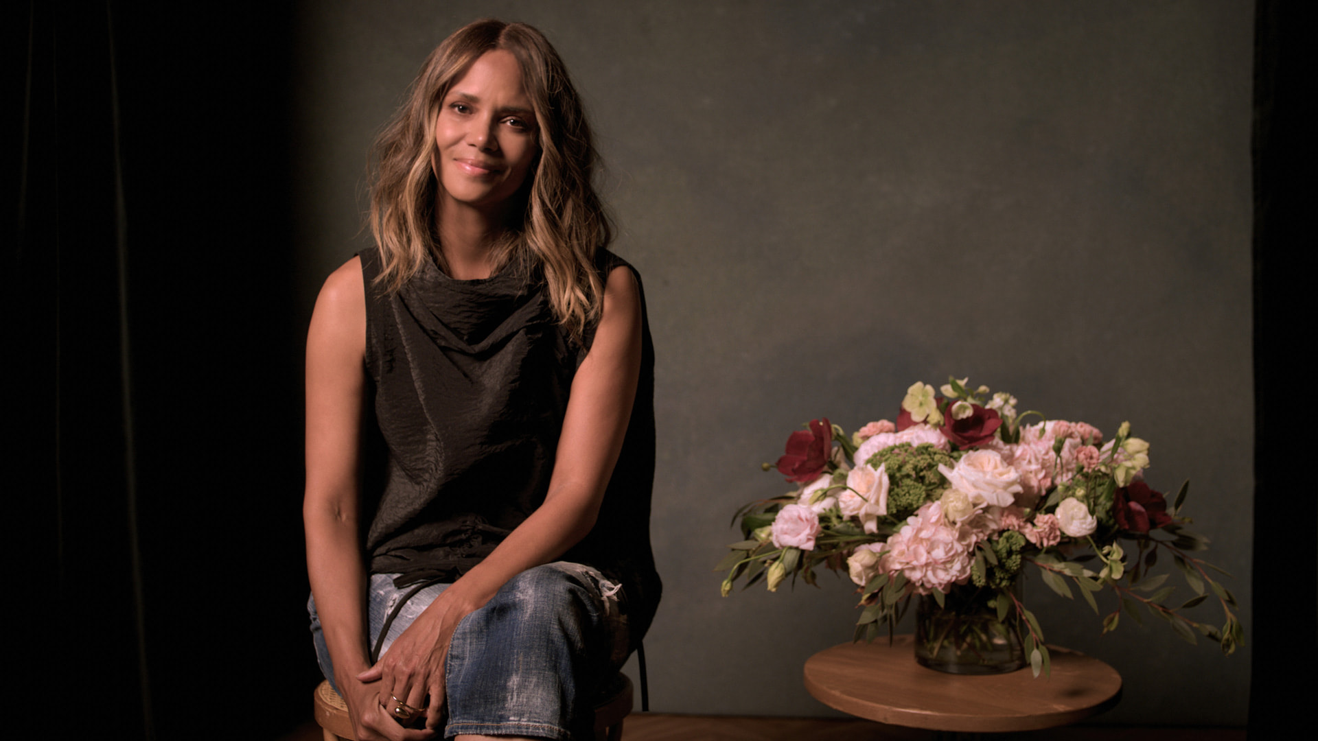 Halle Berry, PopViewers.com