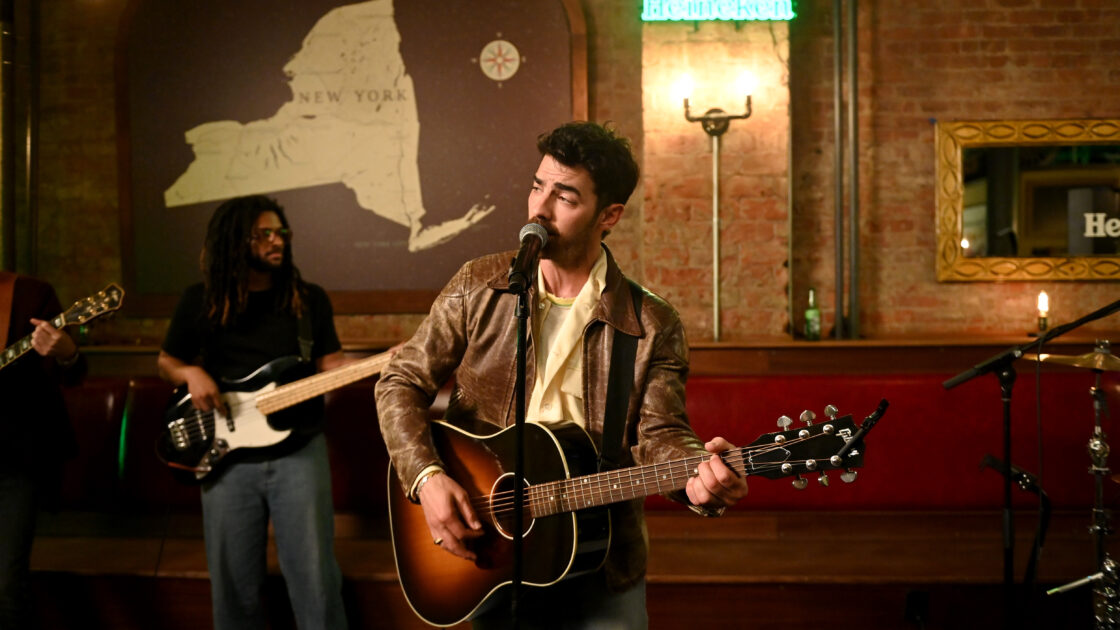 Joe Jonas, PopViewers.com