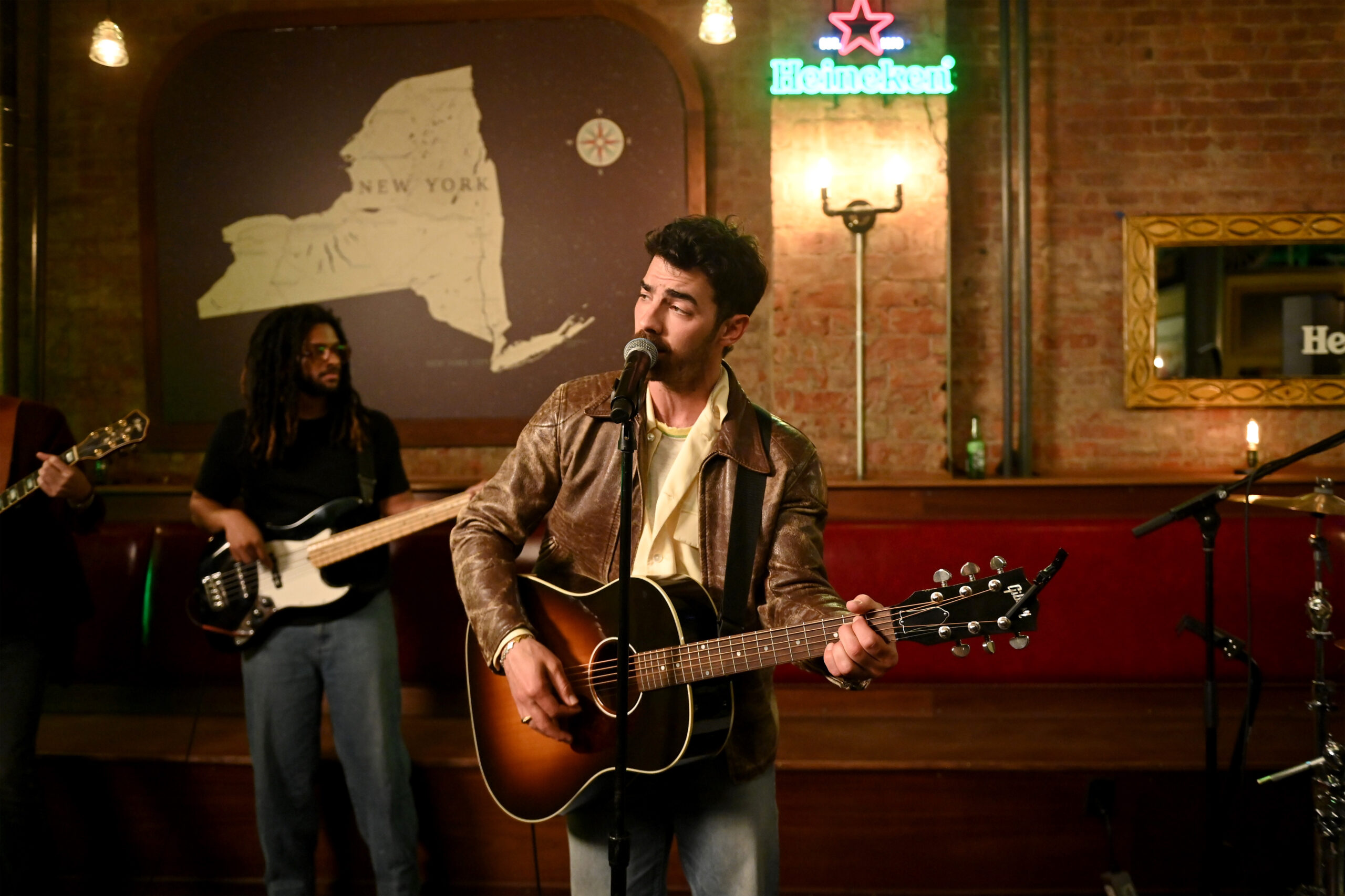 Joe Jonas, PopViewers.com