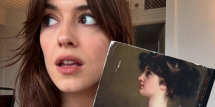 Daisy Edgar Jones, PopViewers.com