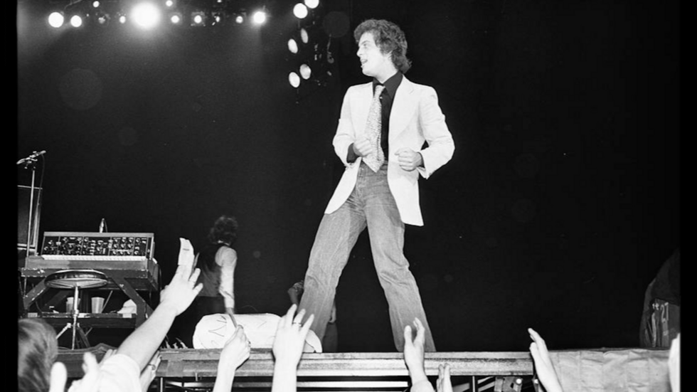 Billy Joel, PopViewers.com