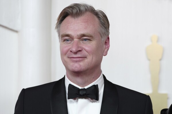 Christopher Nolan, PopViewers.com