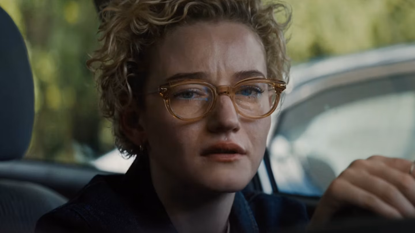 Julia Garner, Weapons, PopViewers.com