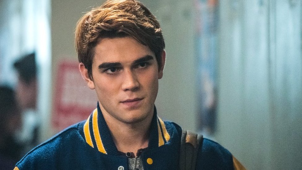 KJ Apa, PopViewers.com